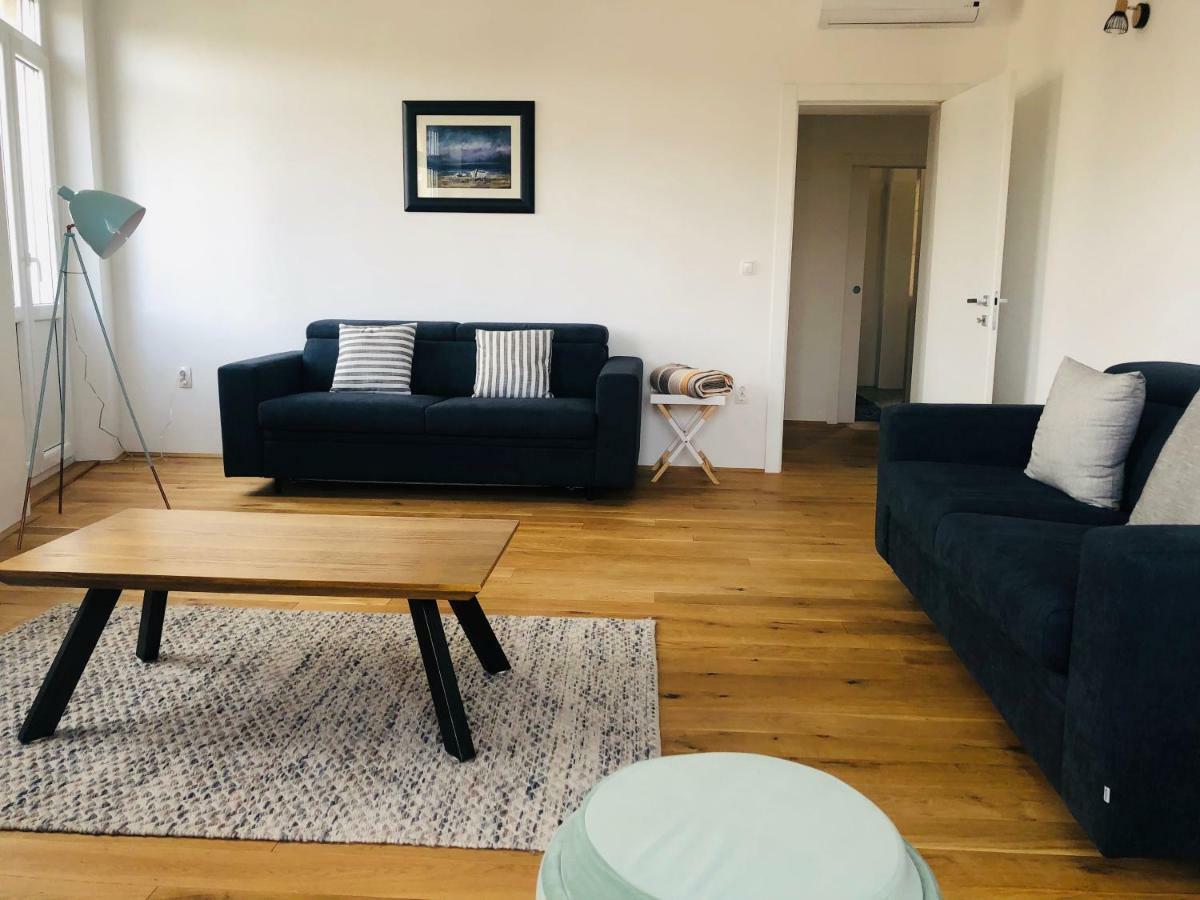 Kolovare Beachfront Apartment زادار المظهر الخارجي الصورة